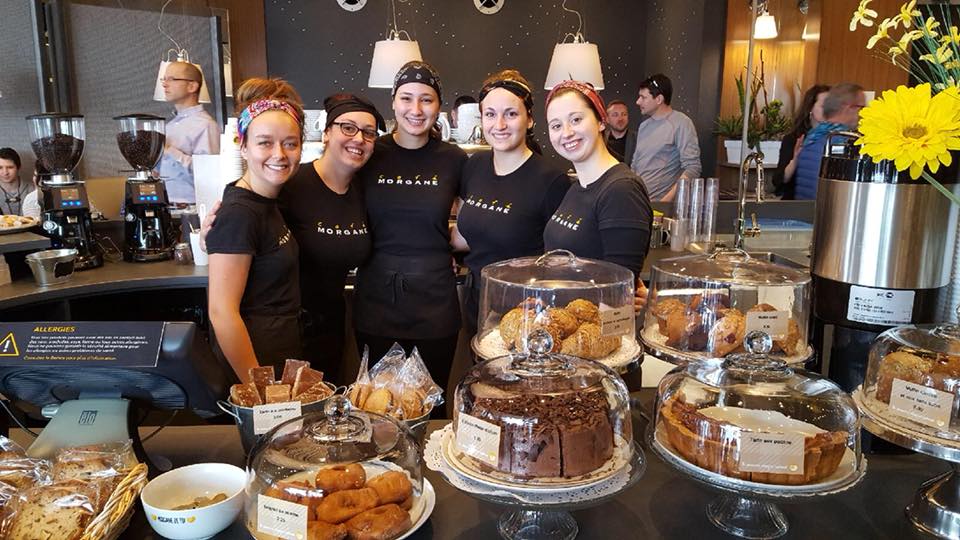 Équipe de travail joviale de Café Morgane St-Joseph Drummondville