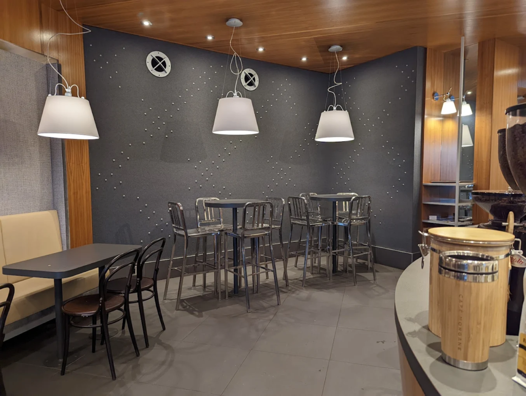 Café Morgane St-Joseph Drummondville intérieur.