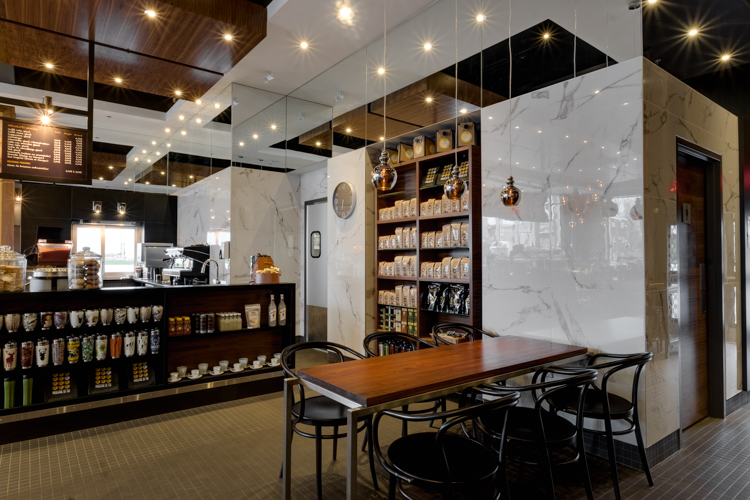 Intérieur du Café Morgane St-Pierre